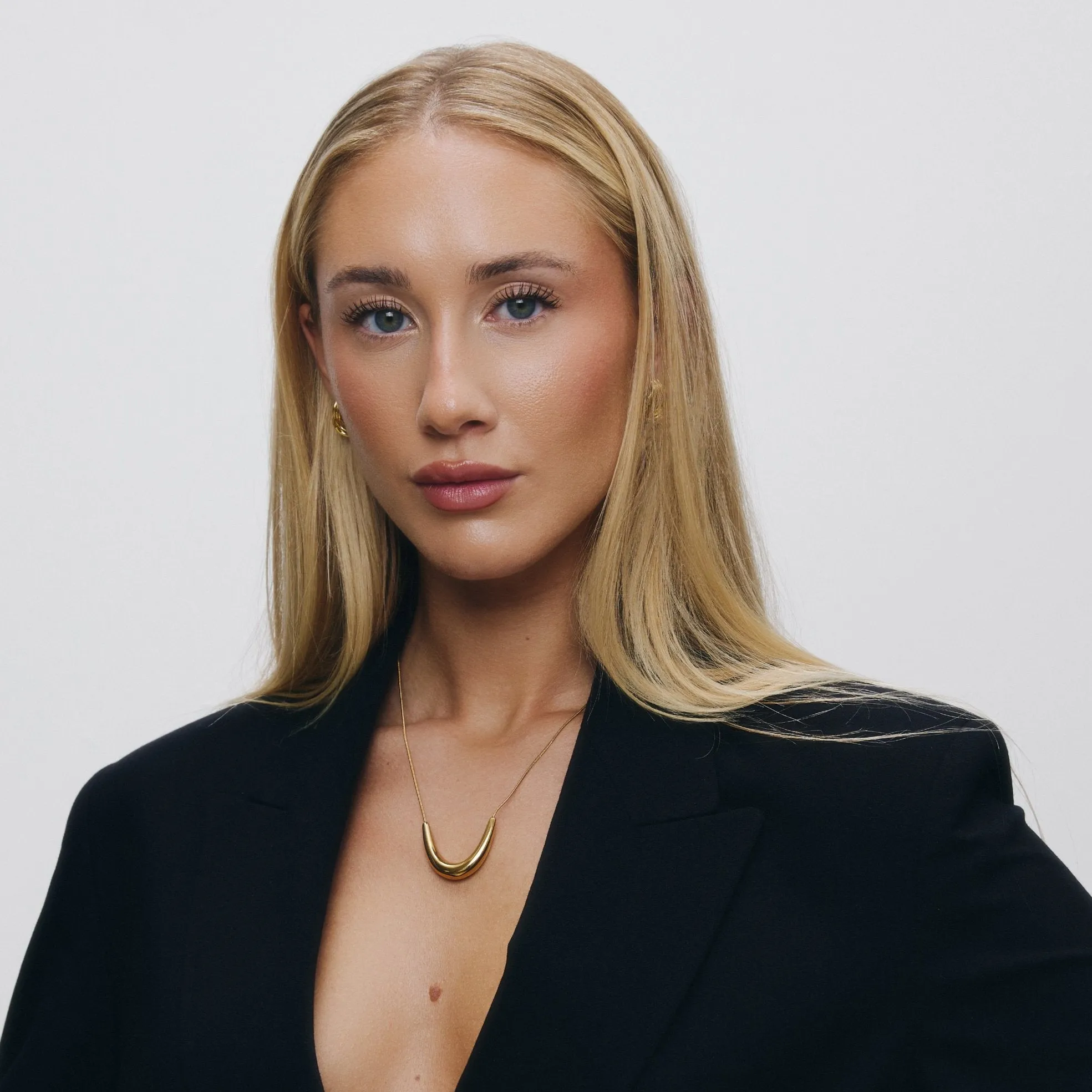 Leone Bold Pendant Necklace